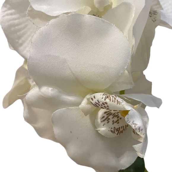 Artificial Orchid Flower Blooms, White, Includes Durable Metal Pot‎ - Picture 7 of 7